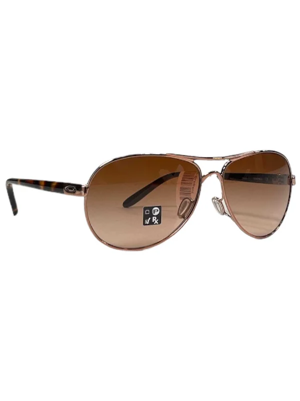 sleek sporty sunglasses-Oakley Womens Feedback Sunglasses